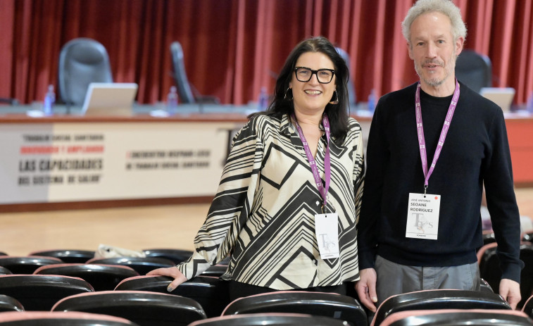 Los profesionales del trabajo social sanitario visibilizan su labor en unas jornadas en A Coruña