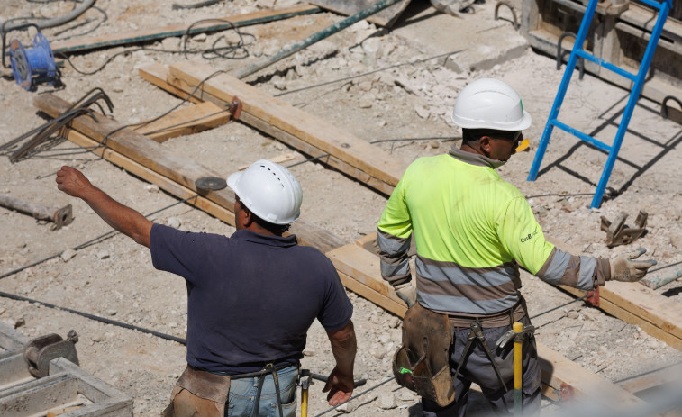 La prohibición de trabajos al aire libre por temperaturas o vientos extremos entra en vigor este sábado