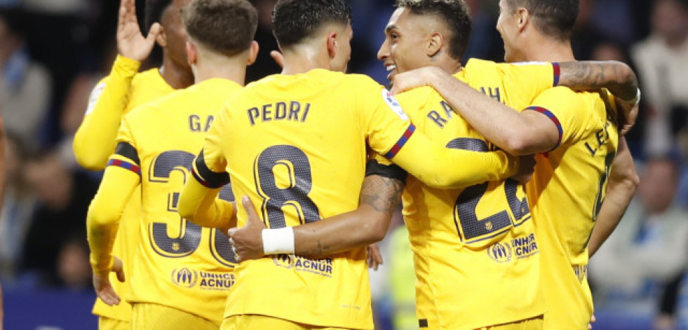 El Barcelona aplasta al Espanyol y conquista la Liga con autoridad