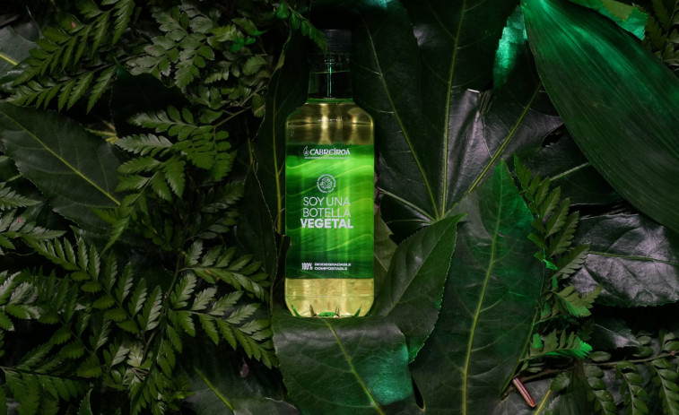 Cabreiroá presenta una botella de agua de origen vegetal