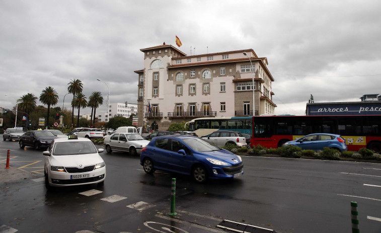Corte de tráfico en la plaza de Ourense