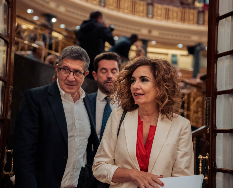 Patxi López y María Jesús Montero abandonan el hemiciclo tras el Pleno  gabriel luengas (ep)