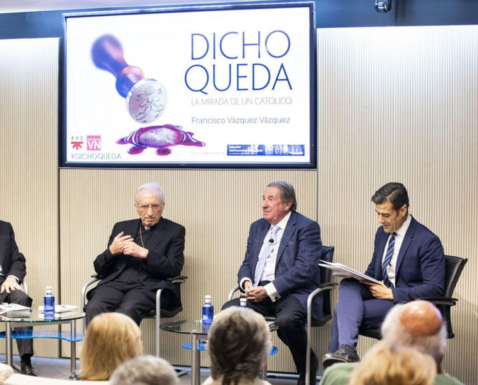 Antonio Pelayo, Rouco Varela y Francisco Vázquez, en el acto  jesús g. feriavn