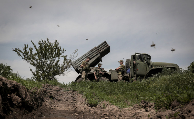 Zelenski niega haber perdido Bajmut mientras recaba apoyo militar al G7