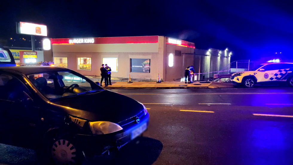 Accidente coche arteixo burger king