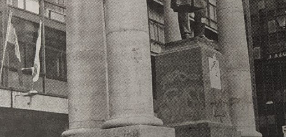 Hace 25 años: El vandalismo afecta a uno de cada tres monumentos de A Coruña