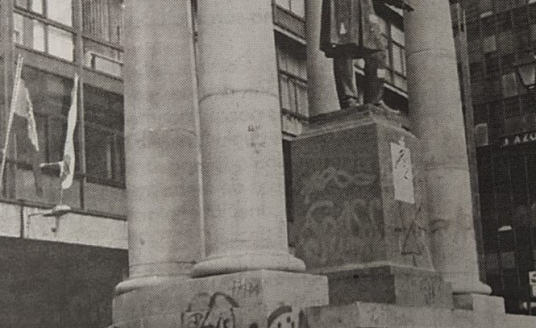 Hace 25 años: El vandalismo afecta a uno de cada tres monumentos de A Coruña