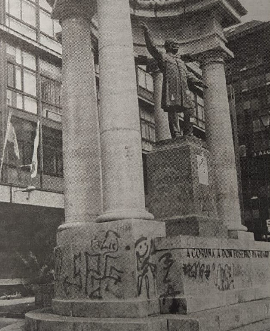 Hace 25 años: El vandalismo afecta a uno de cada tres monumentos de A Coruña