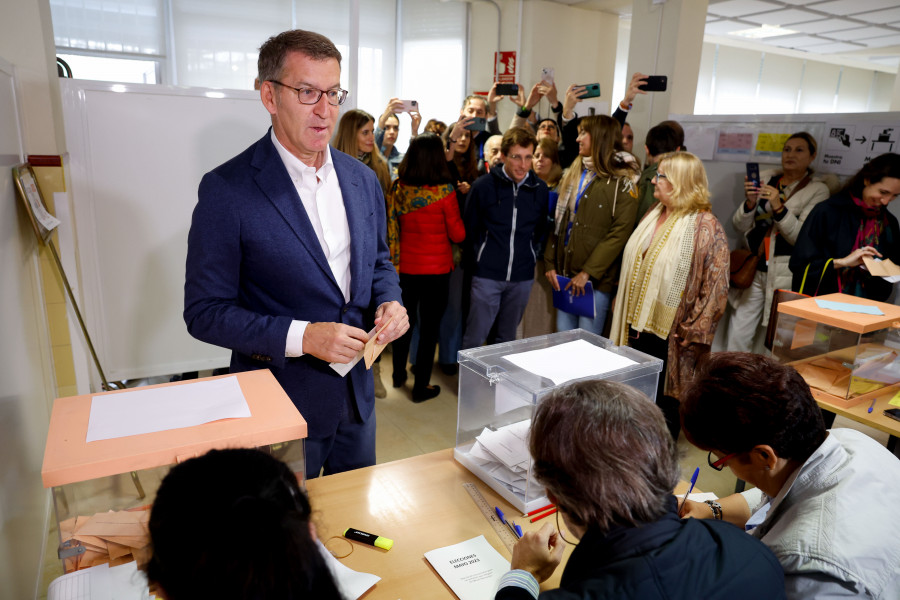 Feijóo vota confiado en la "transparencia" y "fortaleza" del sistema electoral español