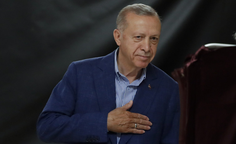 El emir de Catar felicita la victoria de Erdogan antes de conocer los resultados oficiales