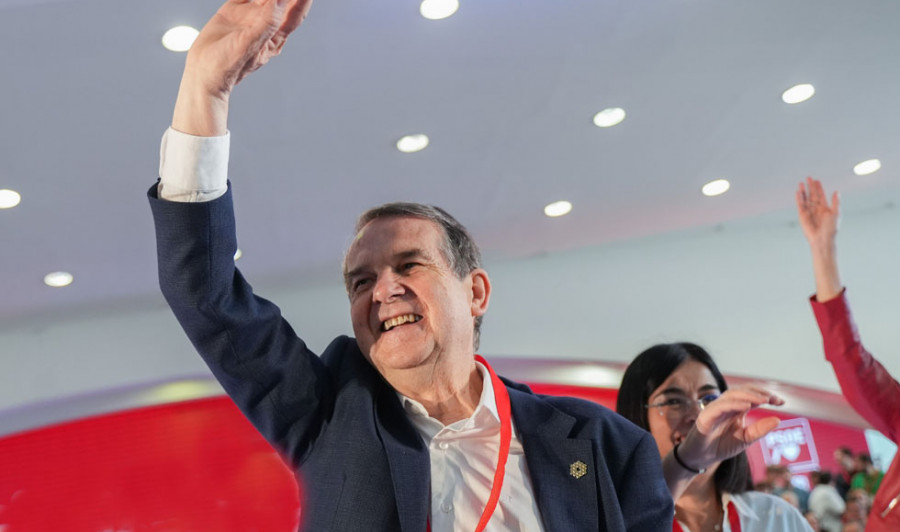 Abel Caballero revalida su mayoría absoluta en Vigo, aunque pierde un concejal