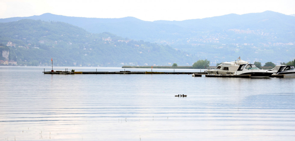 Cuatro muertos por el vuelco de un barco turístico en el lago Maggiore en el norte de Italia