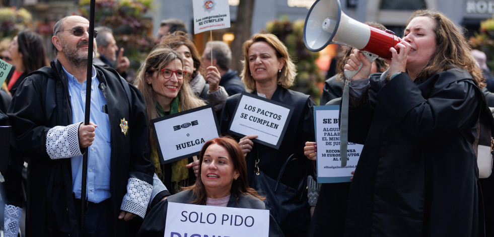 Los sindicatos de funcionarios de Justicia mantienen su huelga pese al adelanto electoral