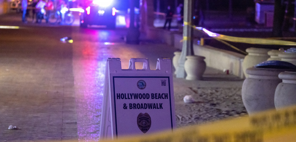 Cuatro menores entre los 9 heridos por una pelea a tiros en una playa de Florida