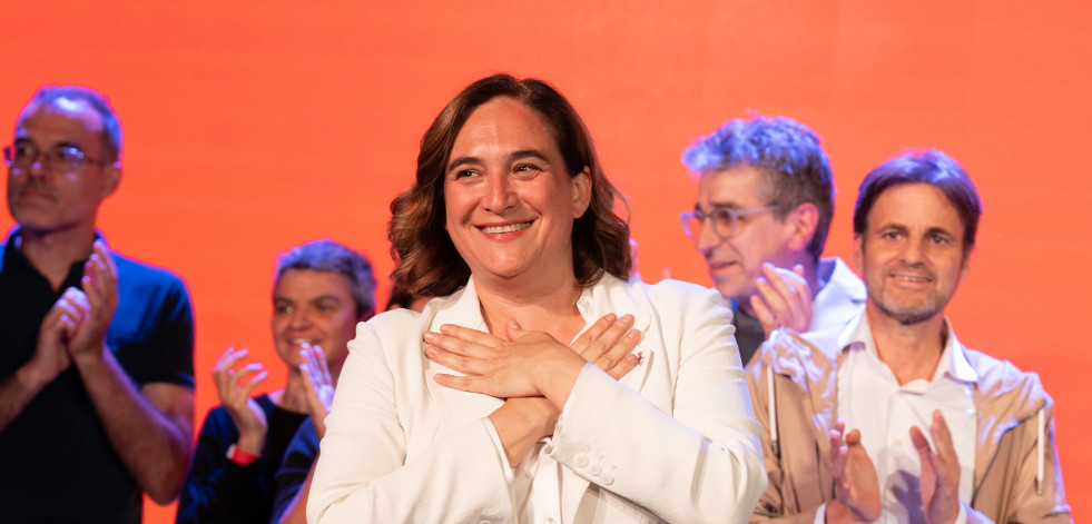 Colau descarta ir en las listas al Congreso porque está comprometida con Barcelona