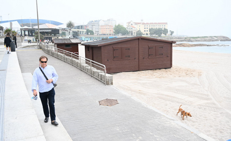 Más de 50 socorristas vigilarán este verano las playas coruñesas