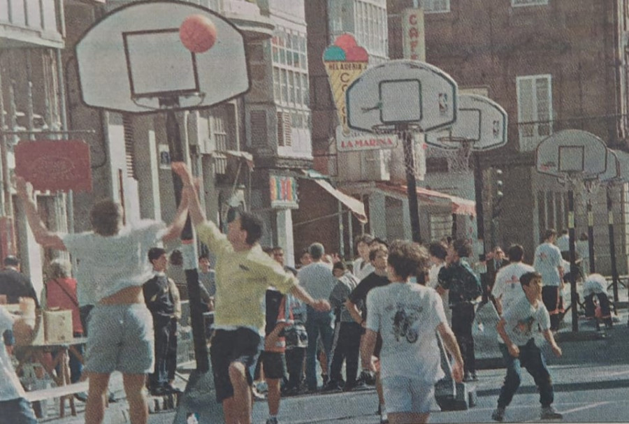 Hace 25 años: Los niños protagonizan el Día del Deporte en la Calle y Lendoiro y Vázquez, peleados