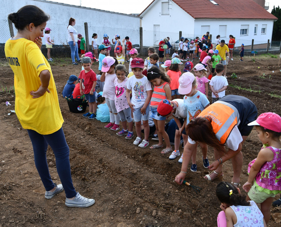 FOTO CARRAL  Un campamento infantil para dar a conocer el entorno rural de Carral a los más pequeños 17294233