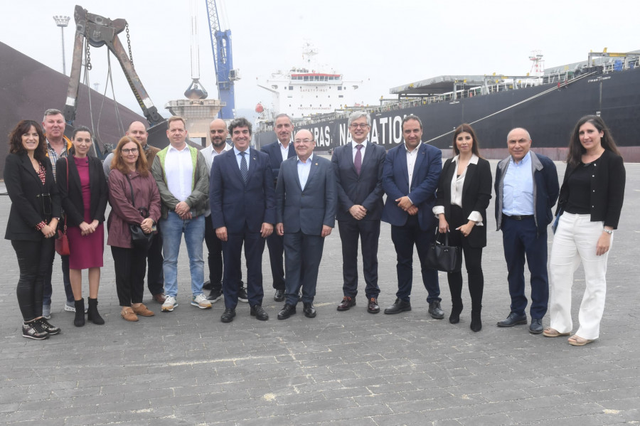 La Cámara de Comercio de Zamora conoce el potencial logístico del Puerto Exterior de A Coruña