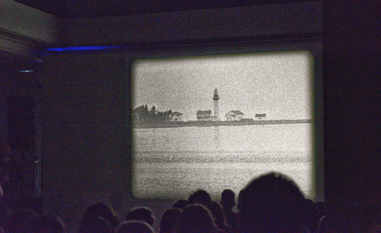 El S8 homenajea a la Torre de Hércules con la performance del canadiense John Price