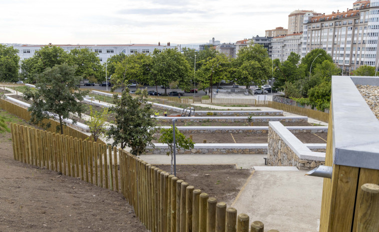 Las 87 huertas urbanas del parque Adolfo Suárez ya están listas para cultivar