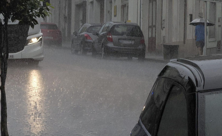 Las fuertes lluvias y el granizo dejan inundaciones en Lugo y provocan varias incidencias