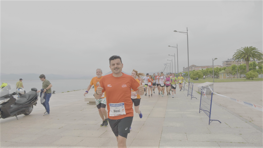 El coruñés José Luis Fernández, "valiente" de Campofrío, supera con éxito la media maratón de Santoña