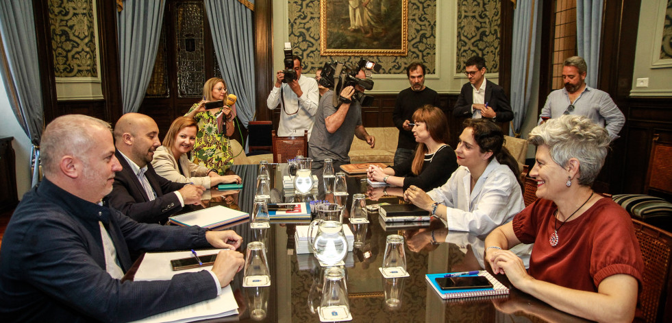 El PSOE y el BNG empiezan la negociación para alcanzar un acuerdo de gobierno en A Coruña