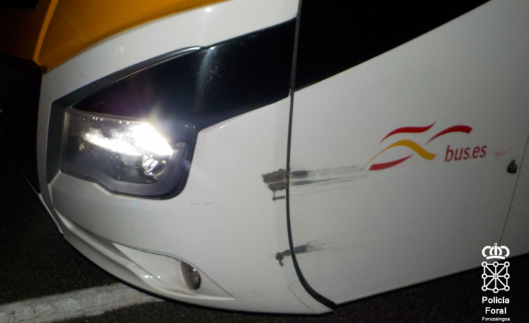 Dos pasajeros de un autobús evitan un accidente tras la indisposición del chófer