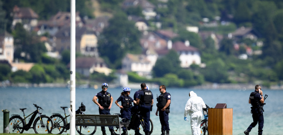 Seis heridos, cinco de ellos muy graves, en un ataque contra niños que conmociona Francia