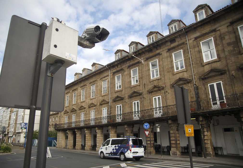 Las multas de tráfico en A Coruña crecen un 19% y  ya se imponen 145 diarias