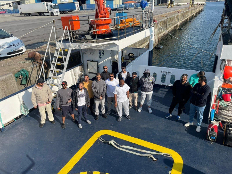 La Guardia Nacional de Dubai elige Galicia para formarse en rescate y lucha contra la contaminación en el mar