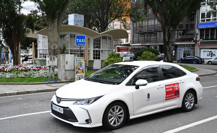 Los taxistas de A Coruña estrenan app para ponerle freno a las esperas