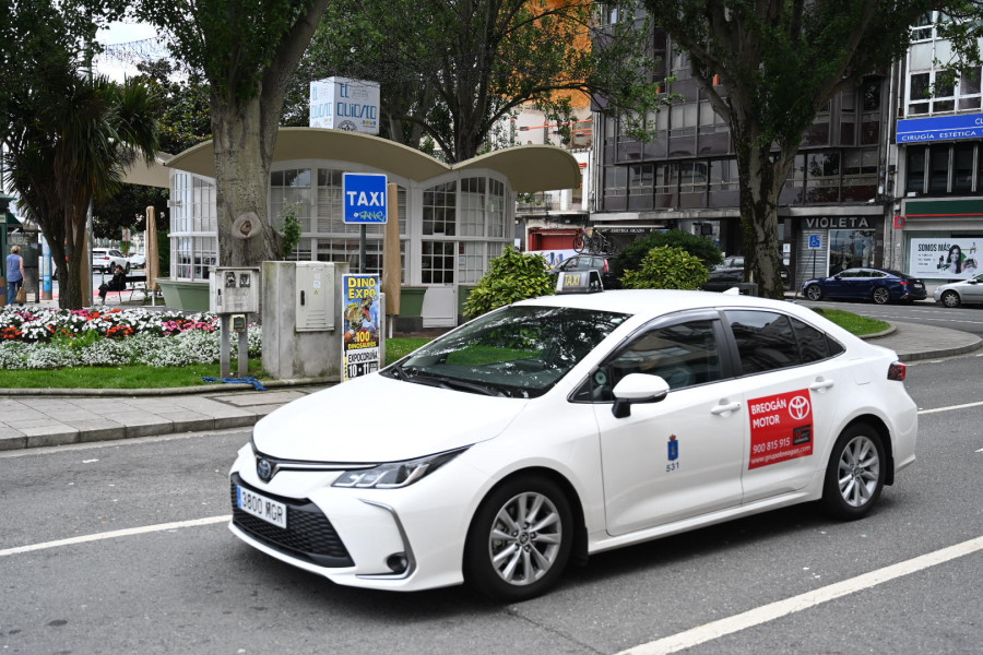 Los taxistas de A Coruña estrenan app para ponerle freno a las esperas
