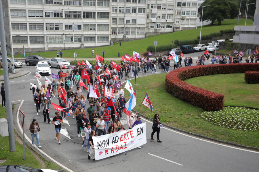 Los trabajadores de Abai cortan la avenida de San Cristóbal