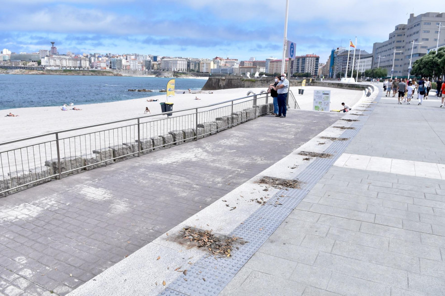 Rescatada una joven en la playa de Riazor que se tiró al mar esta madrugada