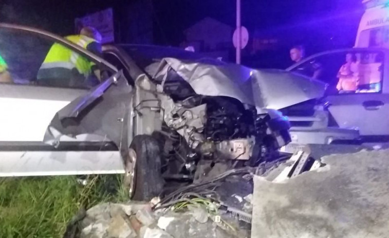 Liberada una conductora herida en una colisión en Oleiros