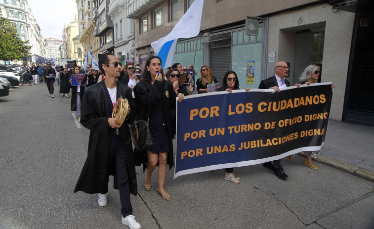 Los abogados de oficio se manifiestan en A Coruña