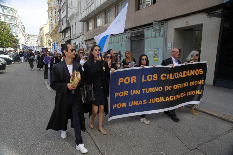 Los abogados de oficio se manifiestan en A Coruña