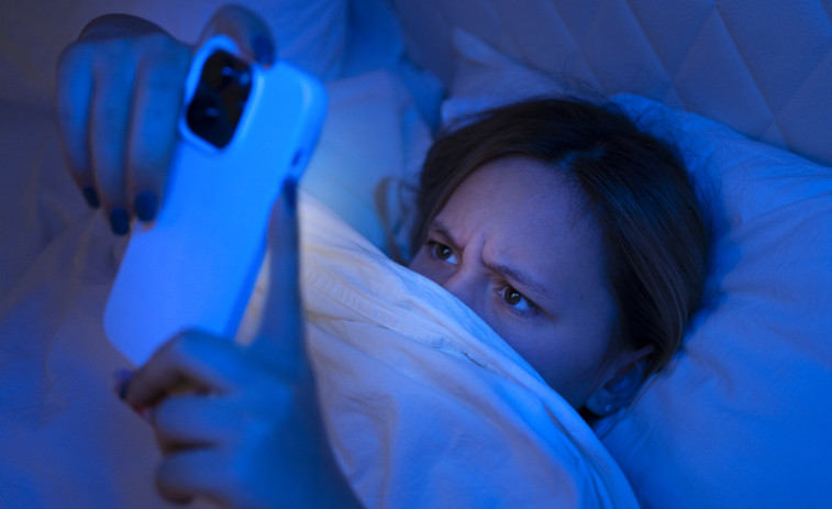 Crecen las quejas de sueño por estar enganchado a redes y usar el móvil hasta última hora