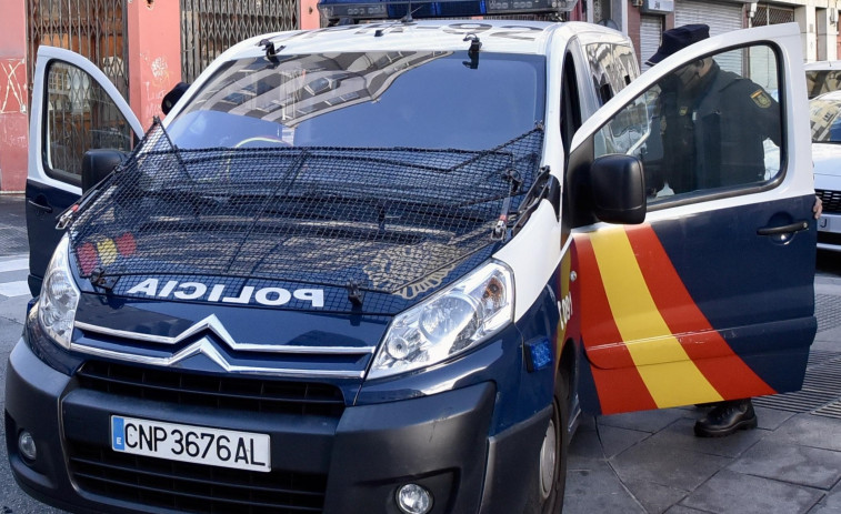 Unos menores drogados agreden a unos policías cerca del parque de Santa Margarita