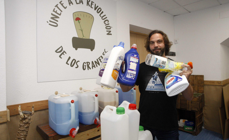 Una tienda de Os Mallos ahorra en cuatro años tanto plástico como superficie tiene As Lapas