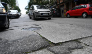 Alivio en A Falperra, en A Coruña, por  el fin de la ‘montaña rusa’  de baches en Pla y Cancela