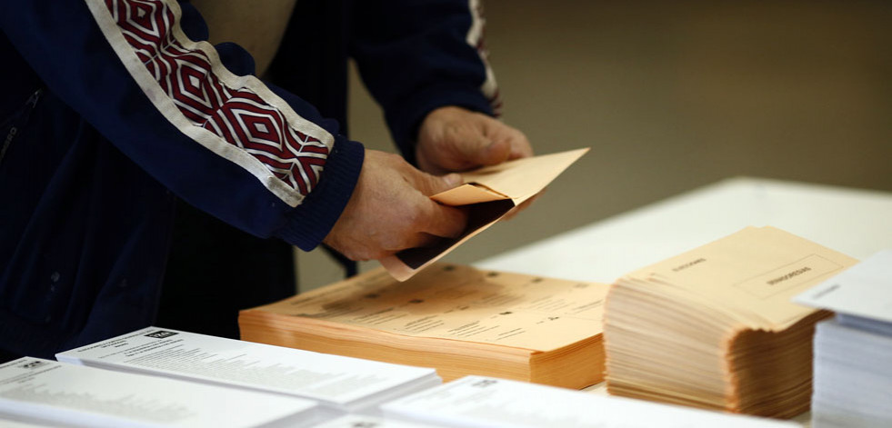 Una docena de partidos concurren a las elecciones generales en Galicia