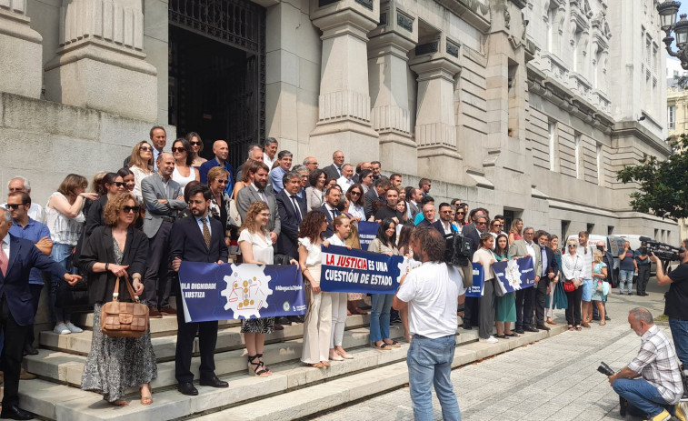 Los abogados se manifiestan para exigir mejoras en la Justicia