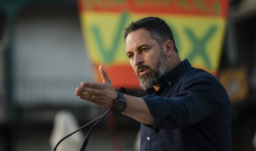 Abascal pide que quien no se atreva a oponerse al "régimen" de Sánchez "se aparte"