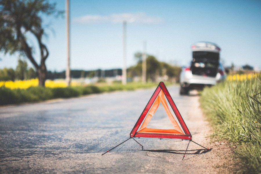 La DGT elimina los triángulos por avería o accidente en autopistas y autovías