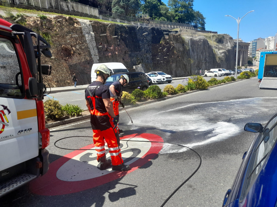 Un alcance múltiple obliga a cortar la avenida de Arteixo