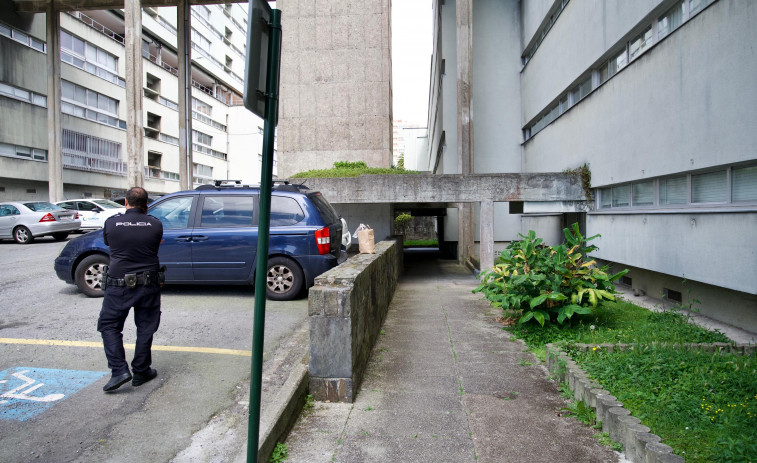 Hallan el cuerpo descompuesto de un hombre en su casa del Barrio de Las Flores