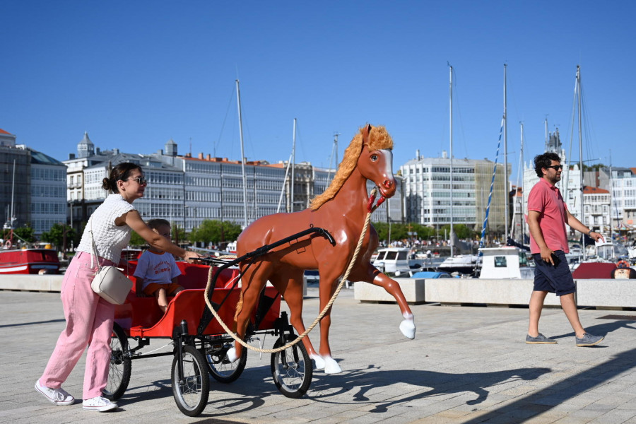 Los caballitos de Méndez Núñez se mudan a La Marina de A Coruña hasta el 16 de julio